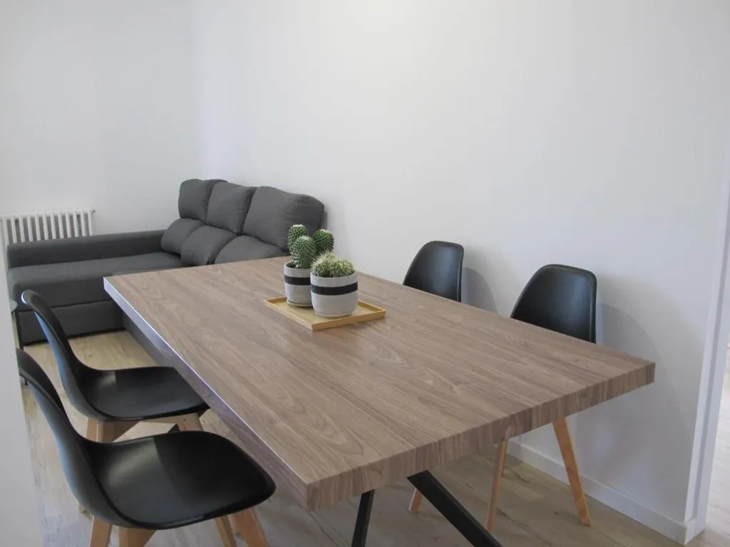 Imagen 8 de Apartamento grande en Huesca