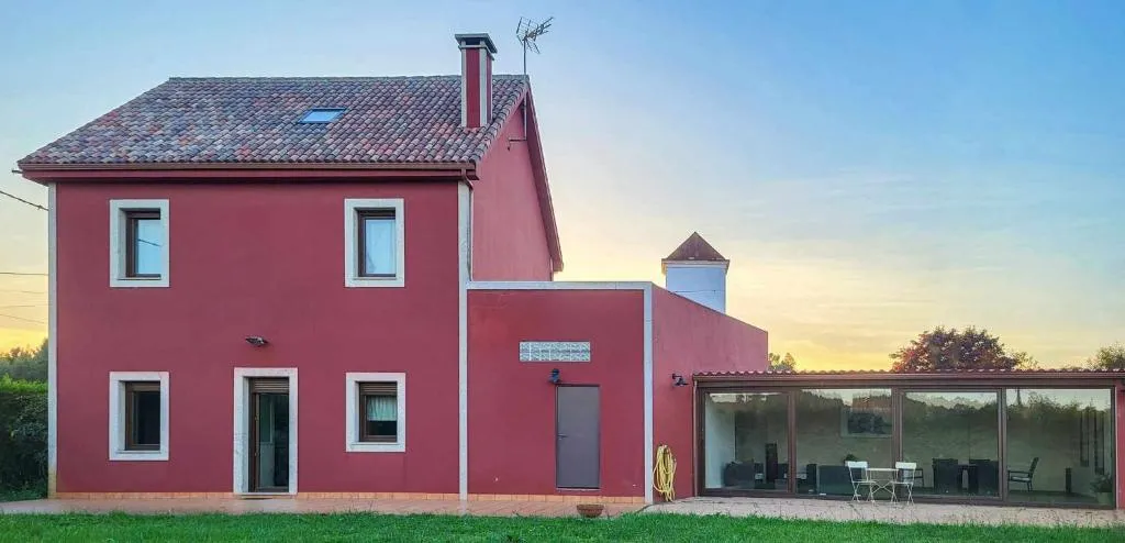 Imagen 1 de AG Casa Bértoa con jardín y comedor exterior x7