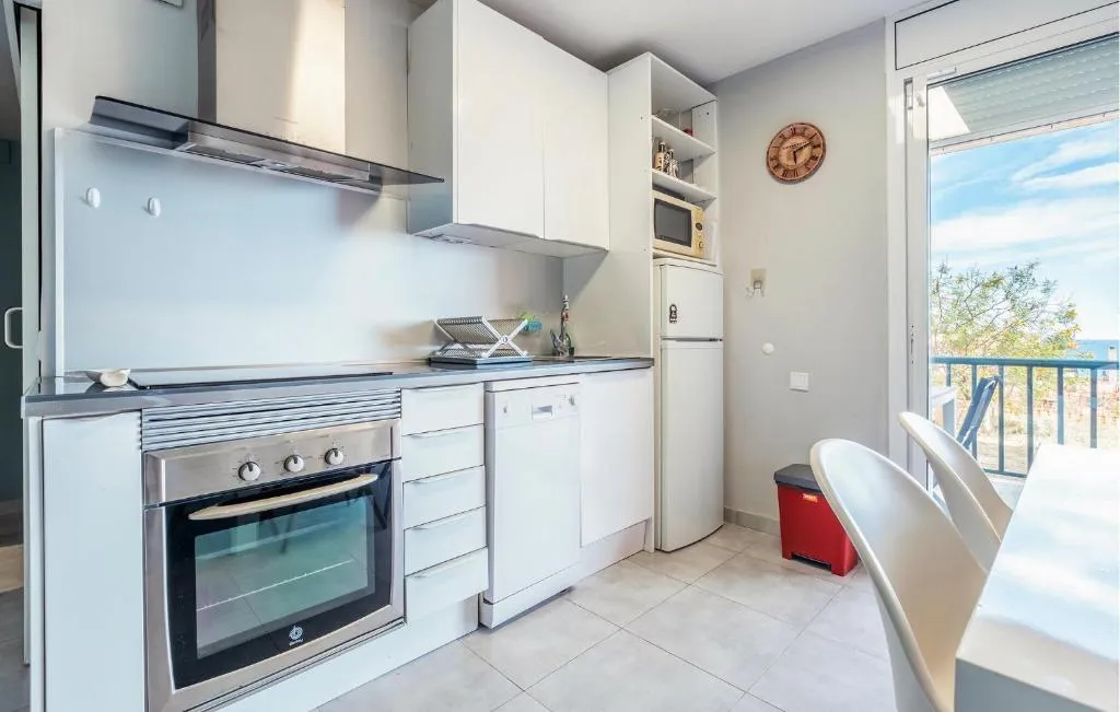 Imagen 4 de Cozy Apartment In Salou With House Sea View