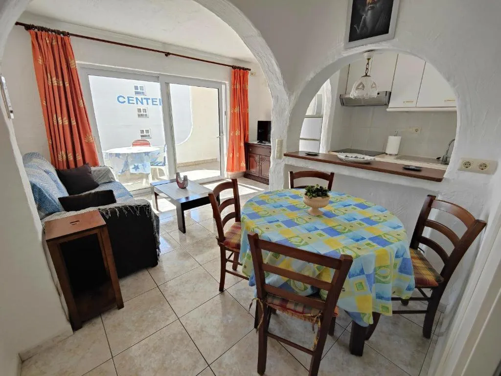 Imagen 8 de 1039 ESTUDI 42 5-A, AGRADABLE ESTUDIO, A 200m DE LA PLAYA MÁS ESPACIOSA DE ROSES. AMPLIO PASEO MARÍTIMO PARA DAR LARGOS PASEOS. - ES-258-134