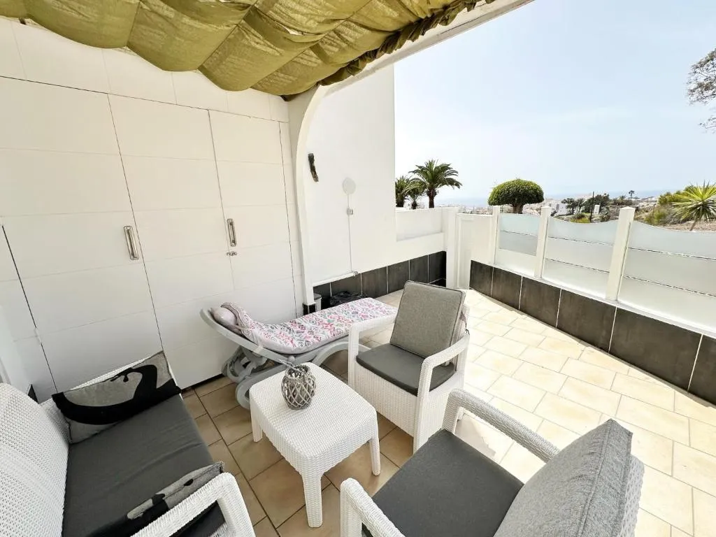 Imagen 4 de Relaxing Ocean View, Spacious Art Apartment With Large Terrace, Near Best Costa Adeje Beaches