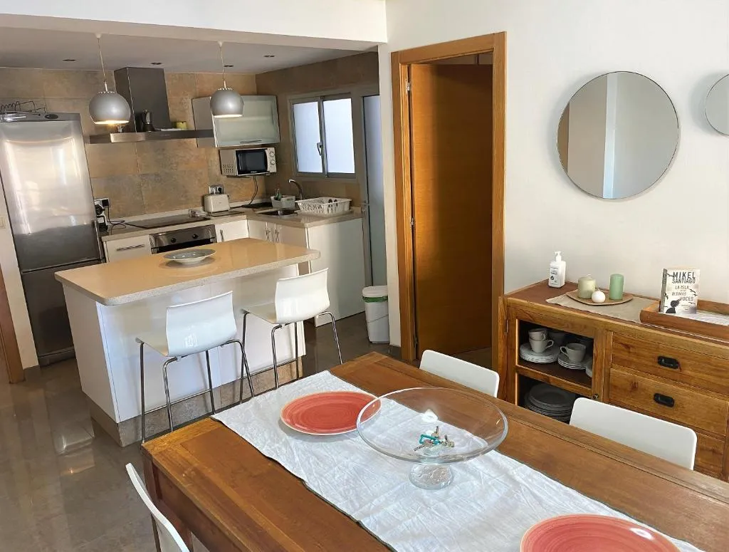 Imagen 1 de Renovated Apartment Steps Away from the Beach