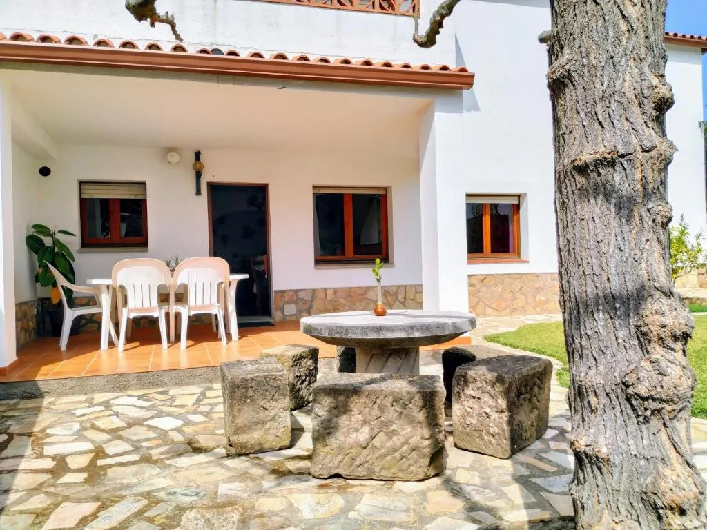 Imagen 6 de VACAY Apartamento Montgo, con jardin en l'Escala