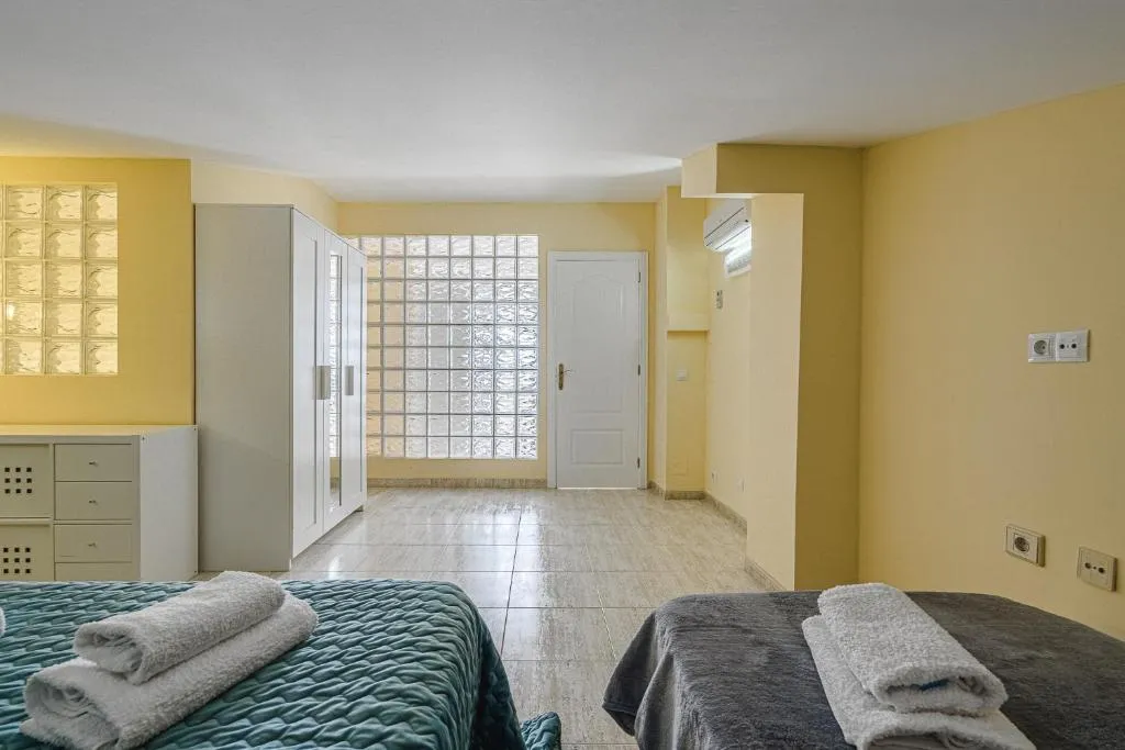 Imagen 7 de RED Large family apartment, three floors, 10 guests