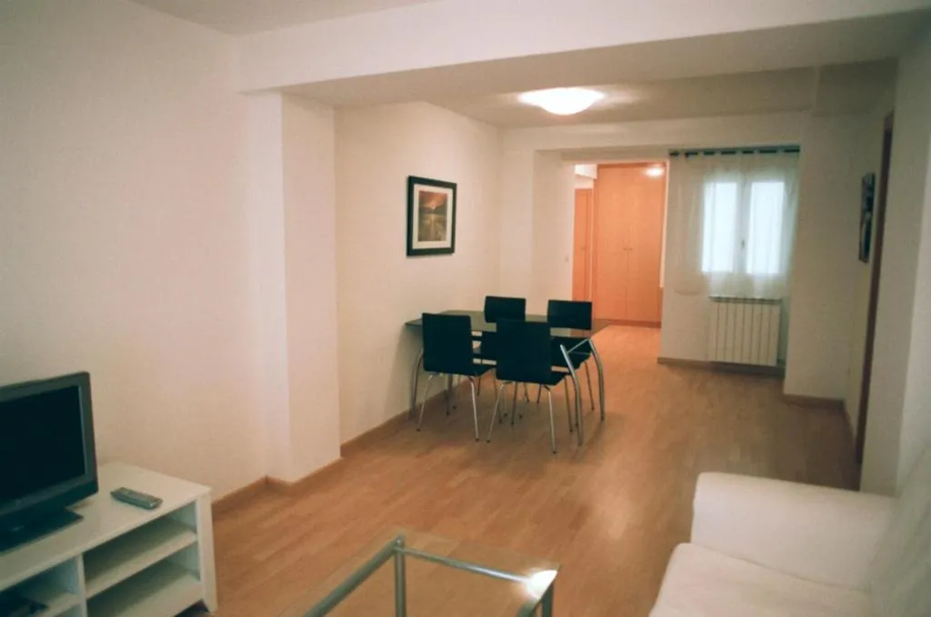 Imagen 4 de Apartamentos Auhabitat Zaragoza, edificio de apartamentos turísticos