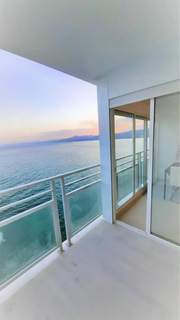 Imagen 2 de Fantastico apartamento Faro de cullera a primera linea mar abierto playa de los olivos