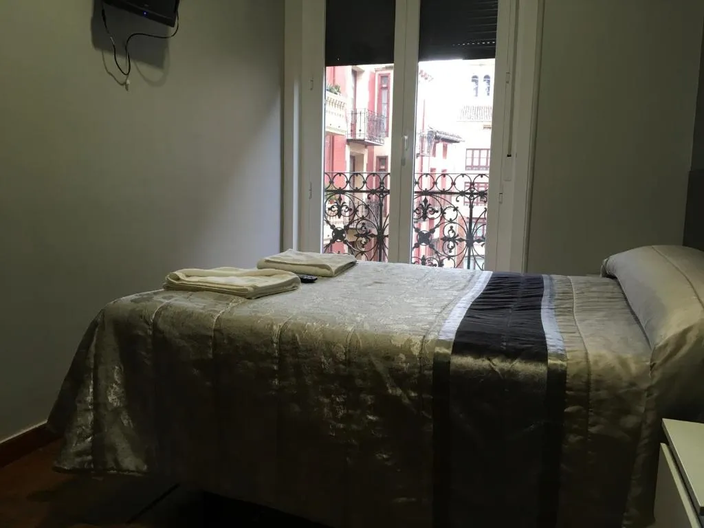 Imagen 4 de Pensión La Bilbaina - Albergue Logroño