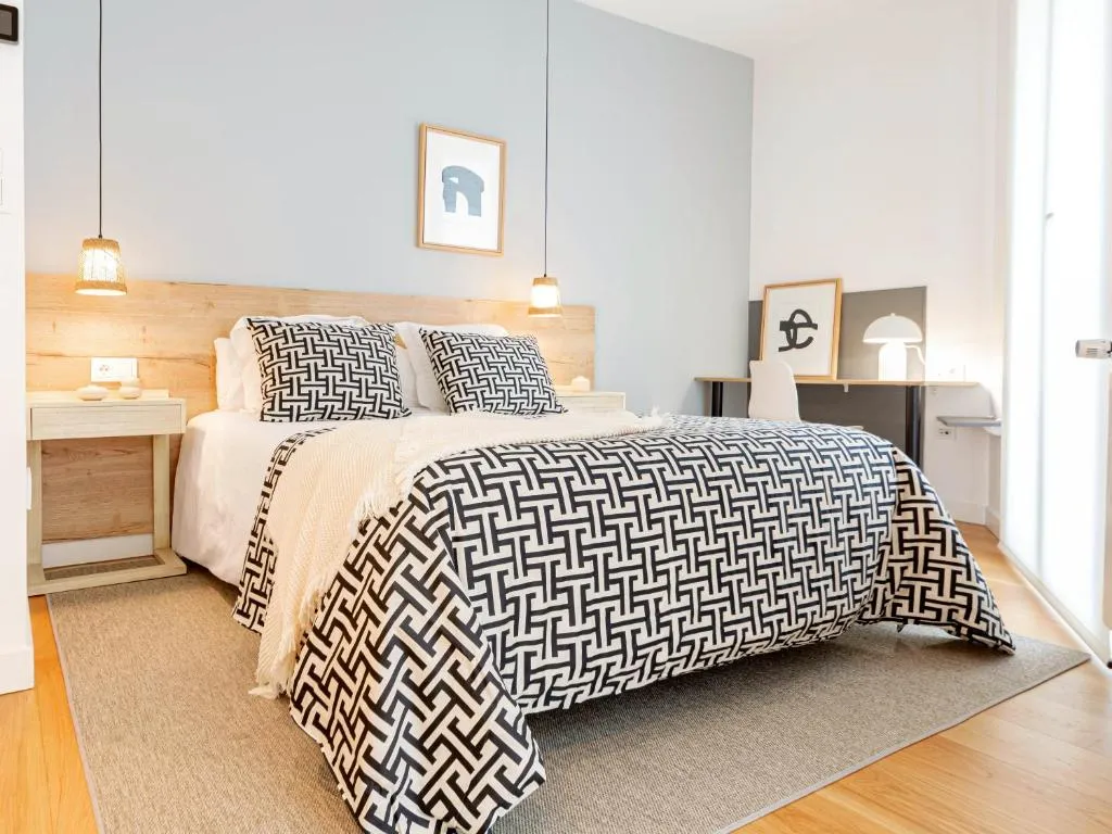 Imagen 1 de ☆Centric Spacious⎮7 balconies⎮Brand new ⎮Aircon ☆