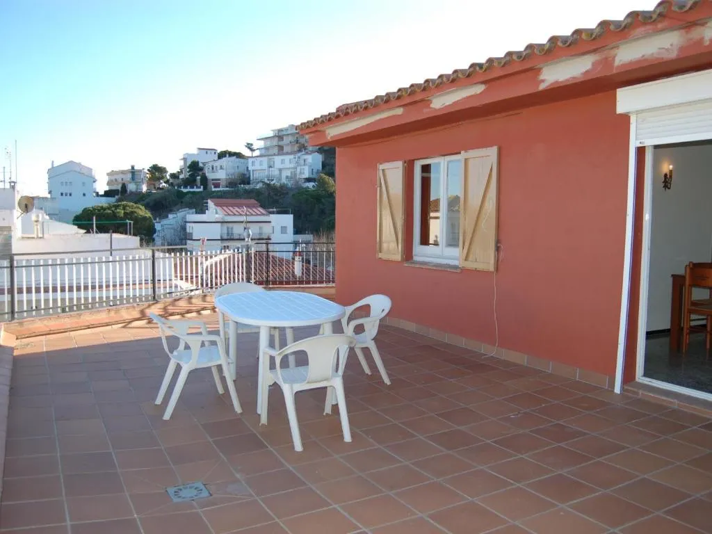 Imagen de Ático con gran terraza, a 100m de la playa del Port de Llançà, con WIFI, TV y cocina renovada - ES-228-31
