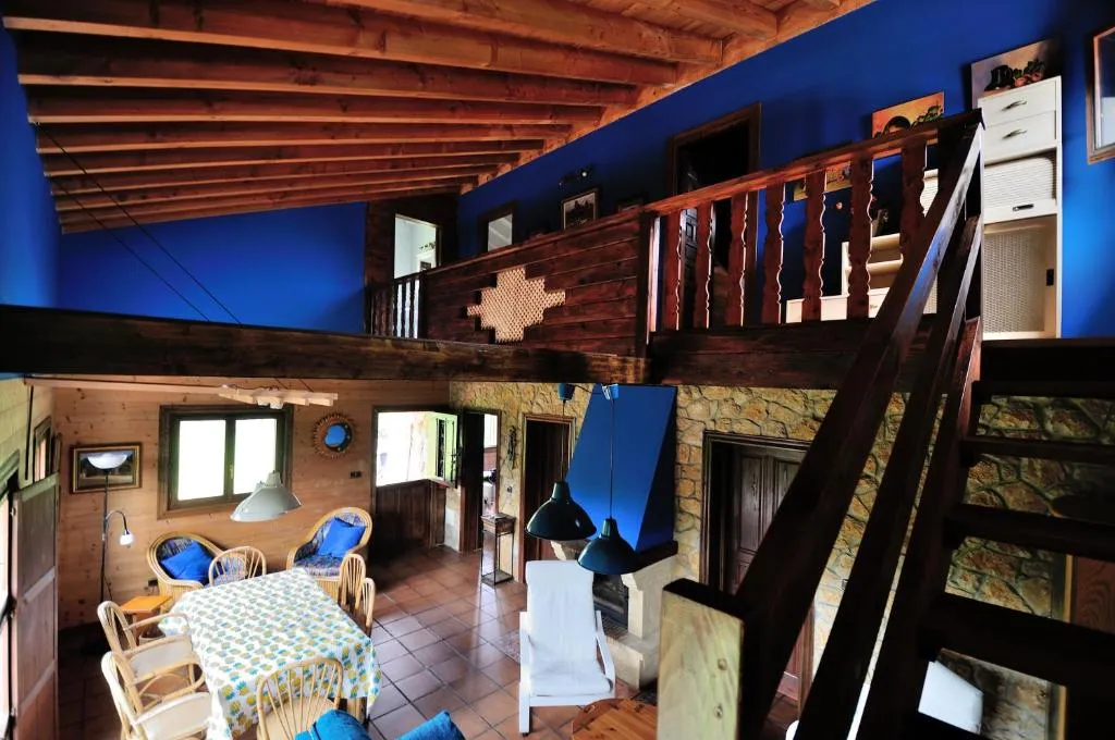 Imagen 5 de Charming house in Albuerne with fenced garden