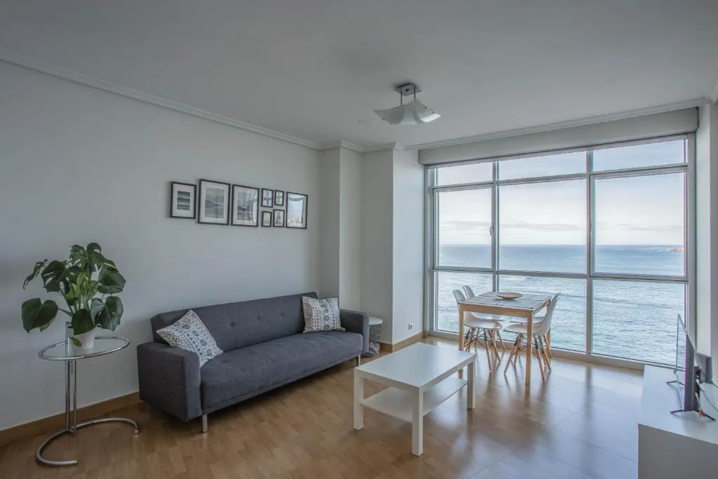 Imagen de APARTAMENTO EN PRIMERA LINEA DE PLAYA RiAZOR