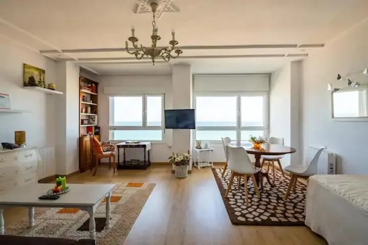 Imagen de Apartamento Ezcurdia 22 Playa de San Lorenzo primera línea