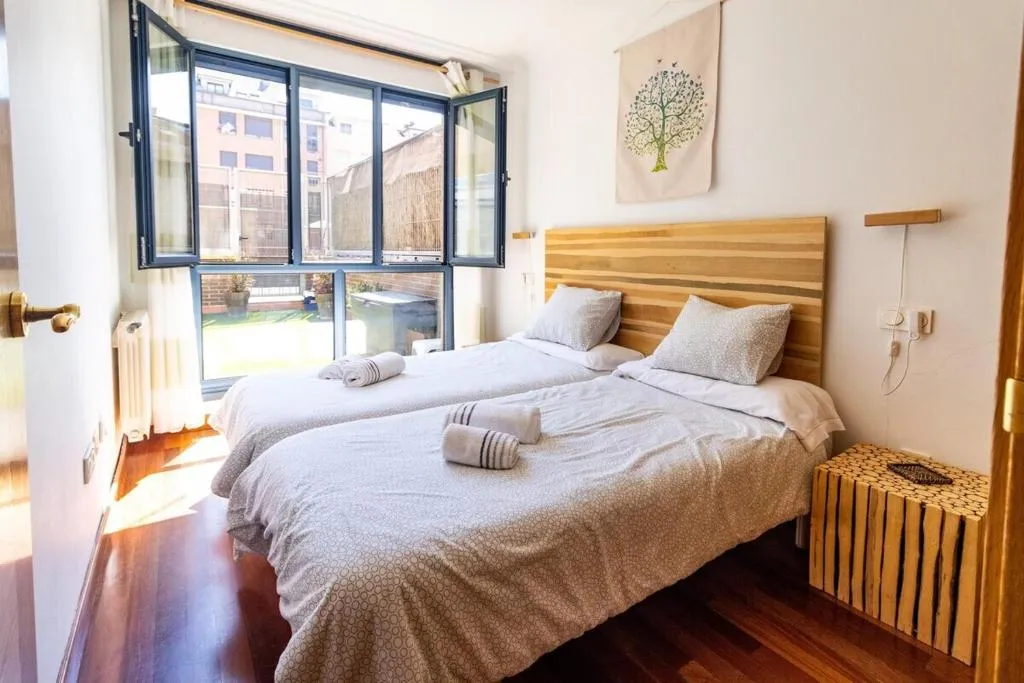 Imagen 3 de MyHouseSpain - Apartamento con patio en frente de la playa