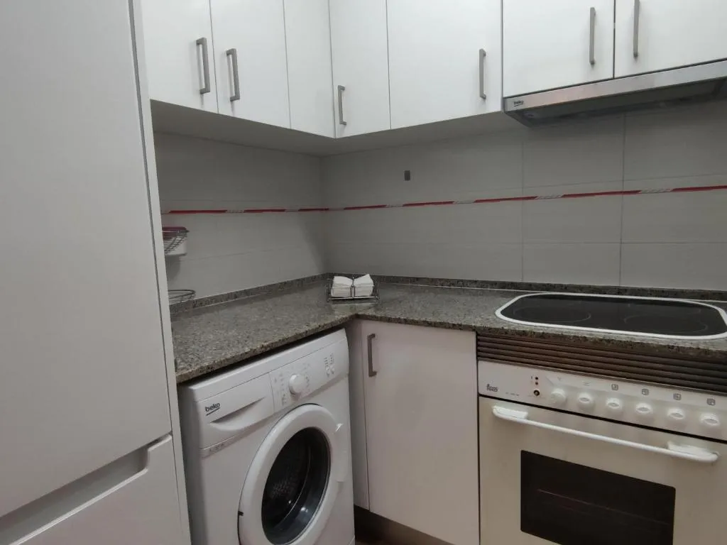 Imagen 7 de Apartamento con terraza a metros de la playa y zona comercial, ideal familiar - Costa Brava - ES-209-68