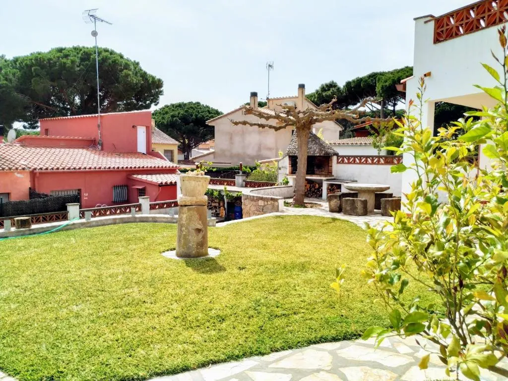 Imagen 8 de VACAY Apartamento Montgo, con jardin en l'Escala
