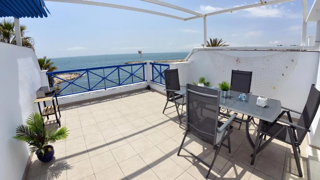 Imagen 2 de WonderStays Apartamentos La Perla Azul
