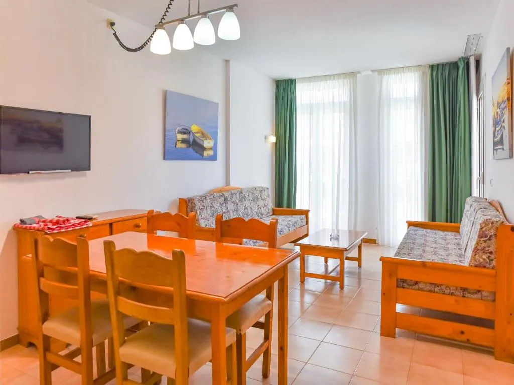 Imagen 2 de Holiday apartment with swimming pool