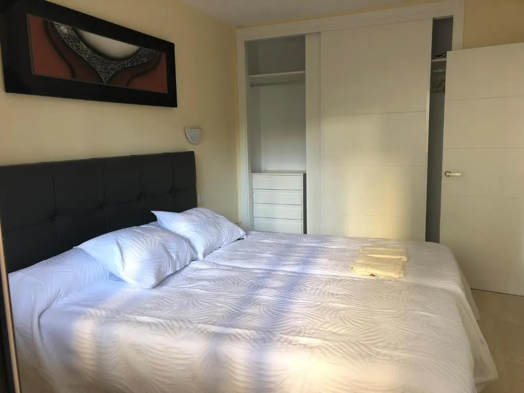 Imagen 5 de Moderno Apartamento en Primera línea Paseo Marítimo Fuengirola