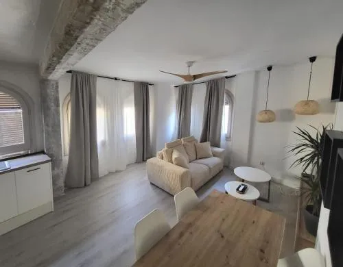 apartamentos Crispín Candela