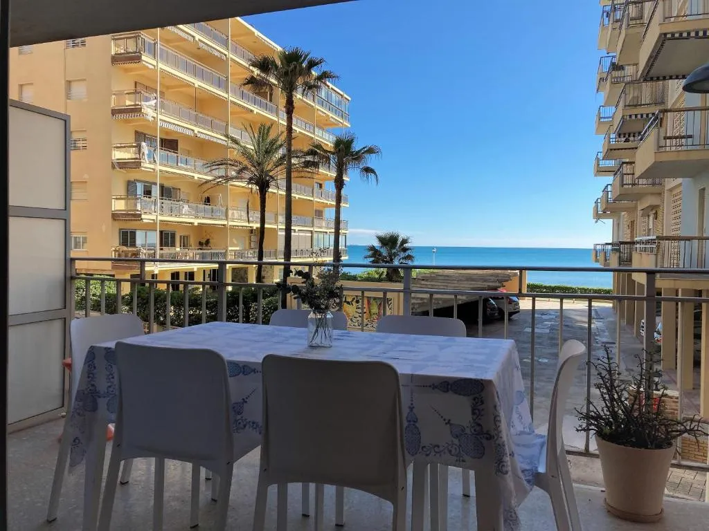 Imagen 1 de Large Apartment with Sea Views