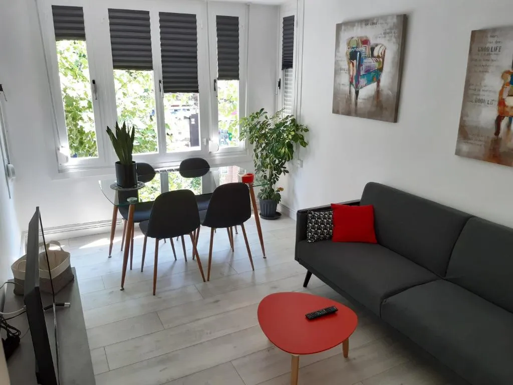 Imagen 2 de Apartamento Somosierra a 5 minutos del centro histórico para 7 personas