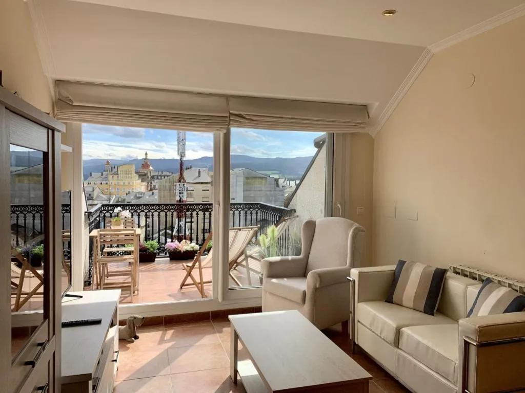 Imagen 5 de MODERNO PISO CON LA MEJOR TERRAZA DE RIBADEO Y VISTAS MARAVILLOSAS