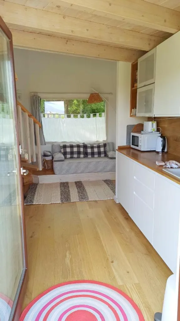 Imagen 3 de Artizar Gunea yurta con jardín