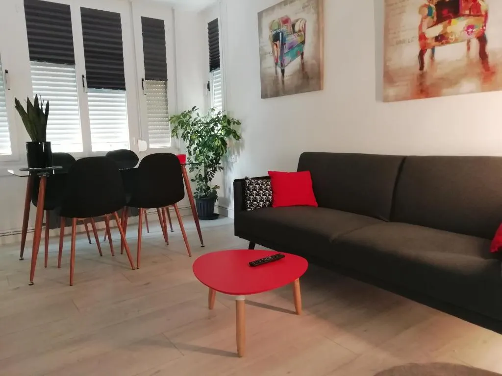 Imagen 1 de Apartamento Somosierra a 5 minutos del centro histórico para 7 personas