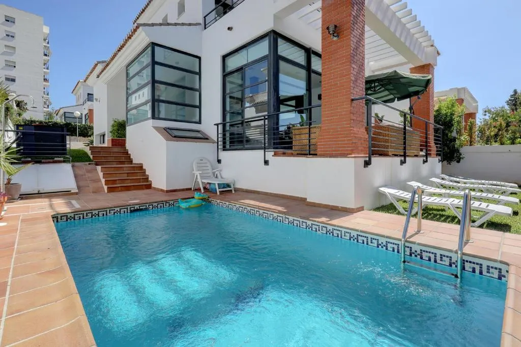 Imagen de Villa in Puerto Marina with private pool