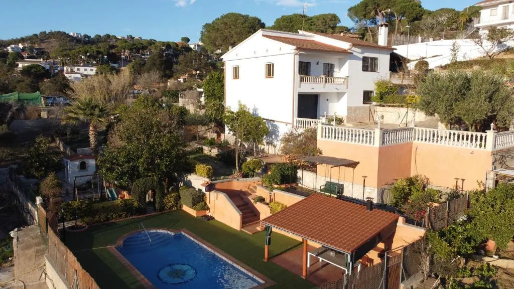 Imagen 2 de VILLA ARBUCIES with private pool