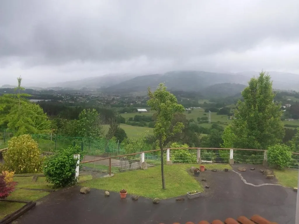Imagen de En la colina 2 Montañealde