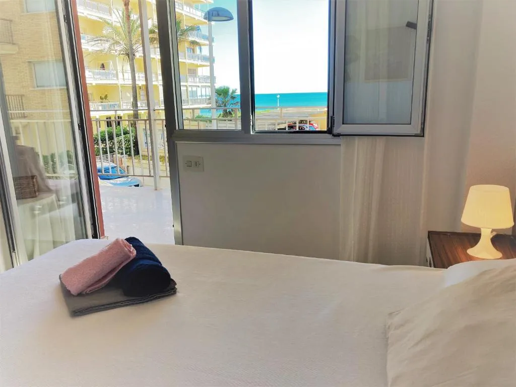 Imagen 6 de Large Apartment with Sea Views