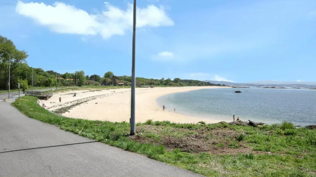 Imagen 1 de Spacious house with terrace near Boiro sea view