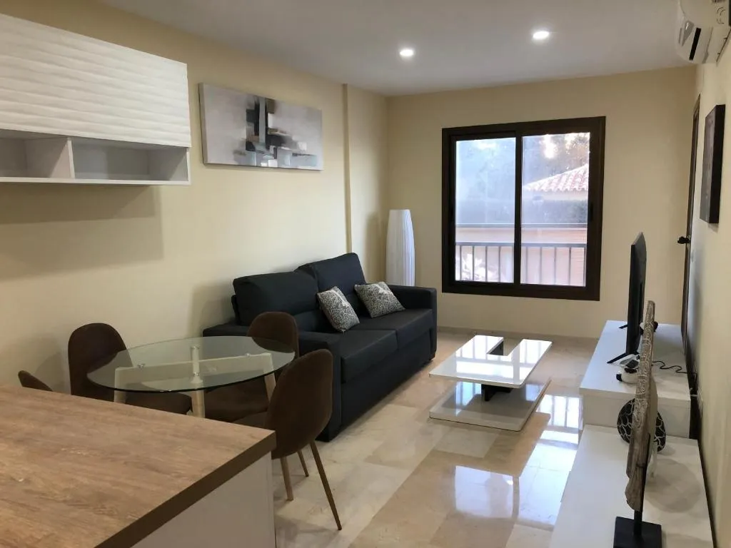 Imagen 4 de Moderno Apartamento en Primera línea Paseo Marítimo Fuengirola
