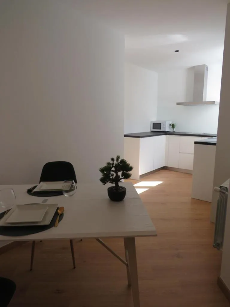 Imagen 8 de APARTAMENTOS ARMANYA 3