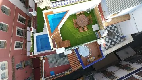 Casa con piscina junto catedral de sevilla