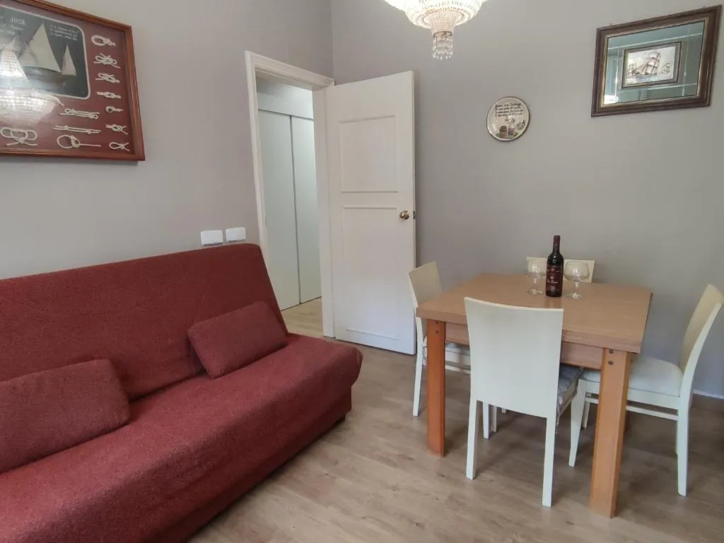 Imagen 5 de Apartamento con terraza a metros de la playa y zona comercial, ideal familiar - Costa Brava - ES-209-68