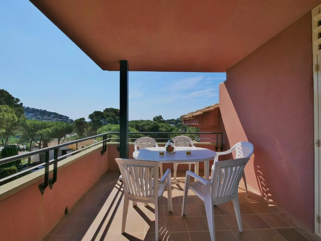 Imagen de Apartamento con piscina en LLAFRANC