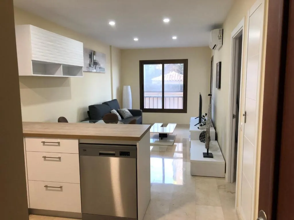 Imagen 7 de Moderno Apartamento en Primera línea Paseo Marítimo Fuengirola