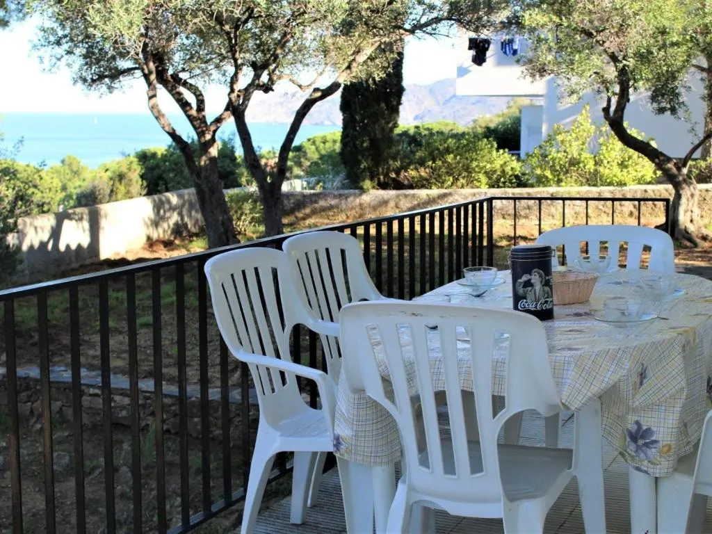 Imagen 3 de V. FANÉ DER. - Casa con jardín y vista mar en Llançà - ES-228-9