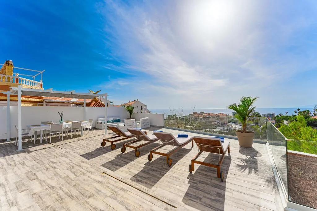 Imagen 6 de Fabulous contemporary 5 bedroom villa with private heated pool, sleeps max 13