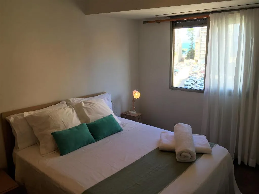 Imagen 4 de Renovated Apartment Steps Away from the Beach