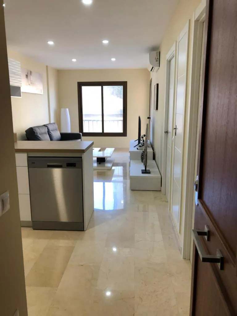 Imagen 3 de Moderno Apartamento en Primera línea Paseo Marítimo Fuengirola