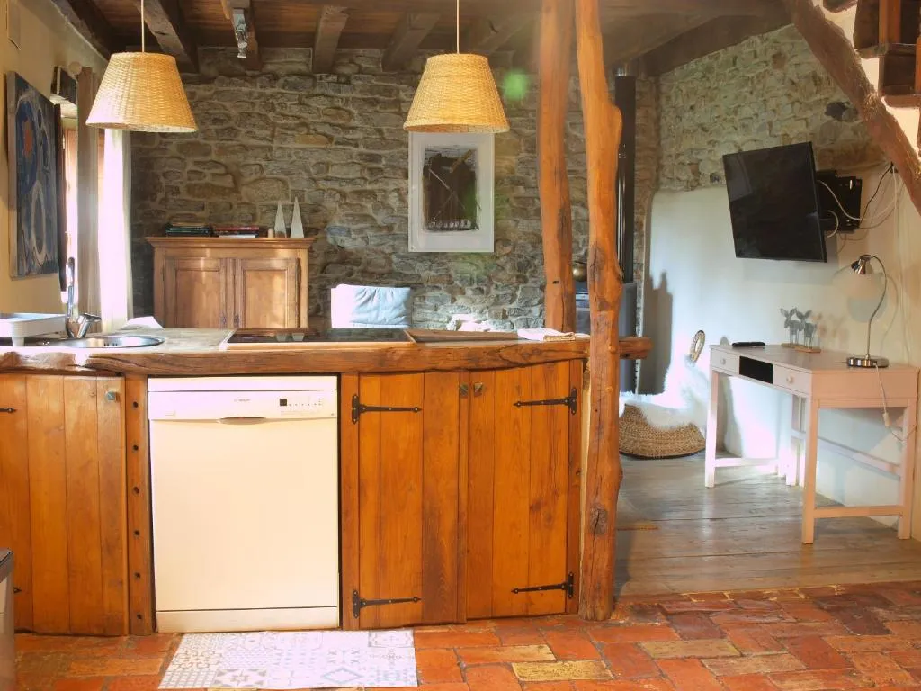 Imagen 3 de Casa rural con chimenea en el Parque Natural del Gorbea, 2,3,4,5 pax