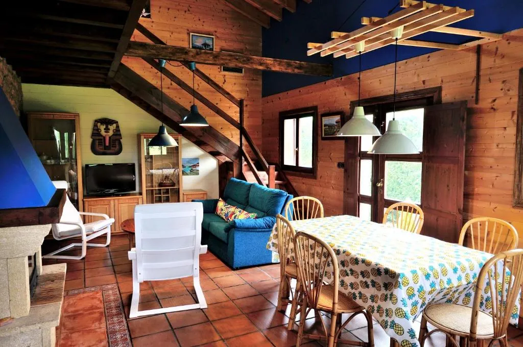 Imagen 3 de Charming house in Albuerne with fenced garden