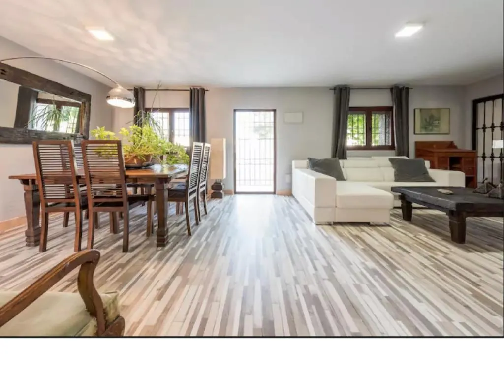 Imagen 7 de HEARTS & PONIES Apartamentos con piscinas privadas cerca de la Warner