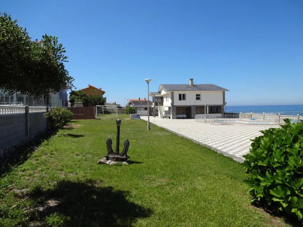 Imagen de Casa con piscina junto al mar