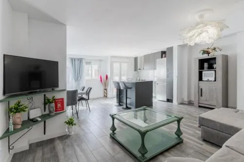 Enjoy Valencia: Deluxe Apartment with Terrace