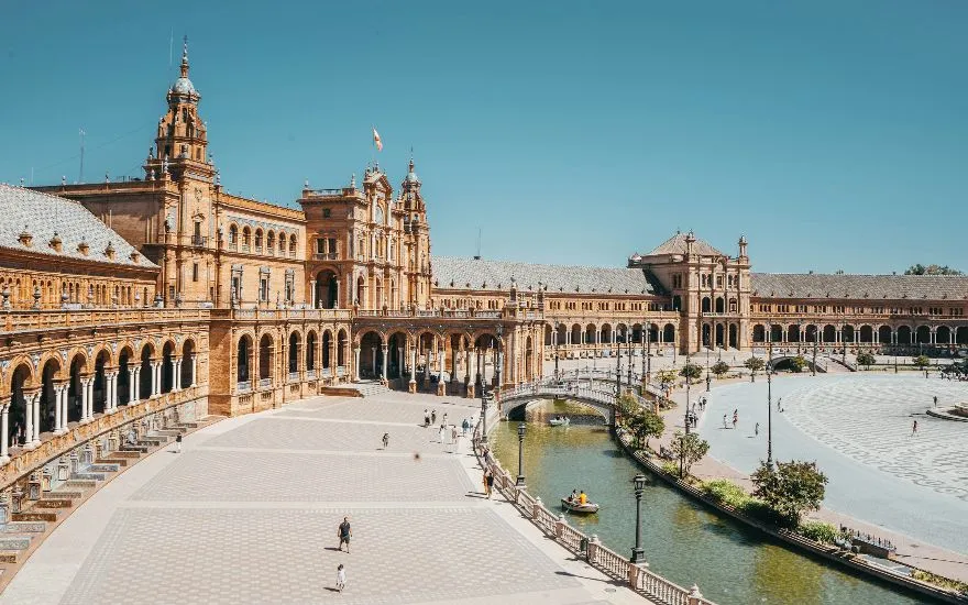 Viajar con perros a Sevilla