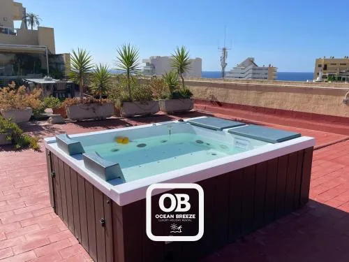 550 m2 Ocean Breeze Luxury Penthouse, private Terrace & Jacuzzi by the sea